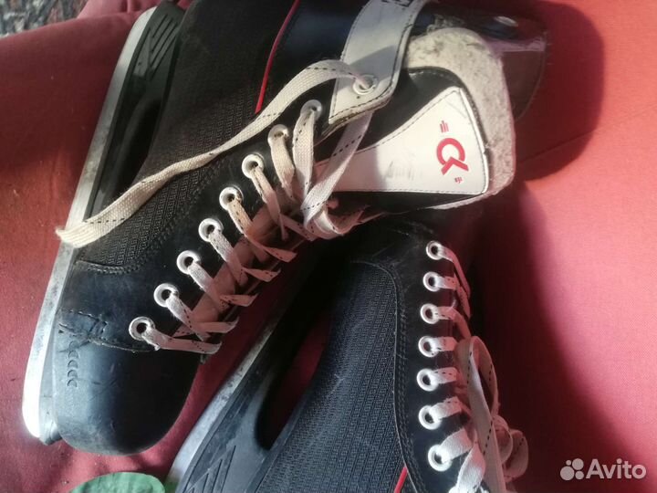 Коньки хоккейные