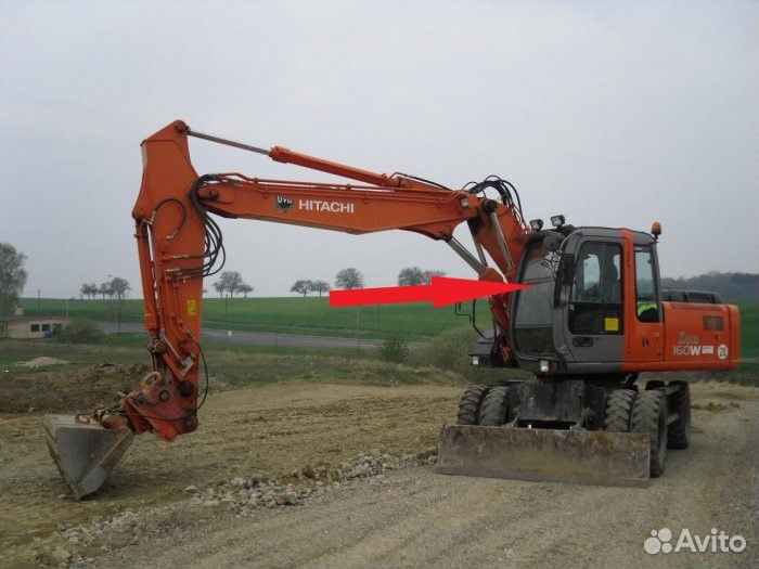 На Hitachi Zaxis 160/180W Стекло лобовое верхнее