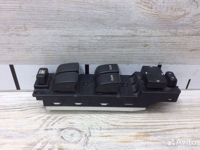 Блок управления стеклоподъемниками передний левый