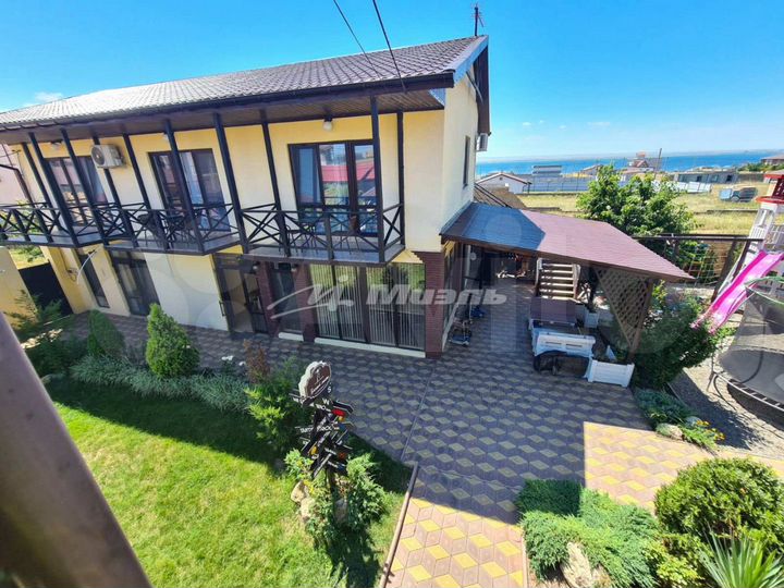 Дом 700 м² на участке 10 сот.