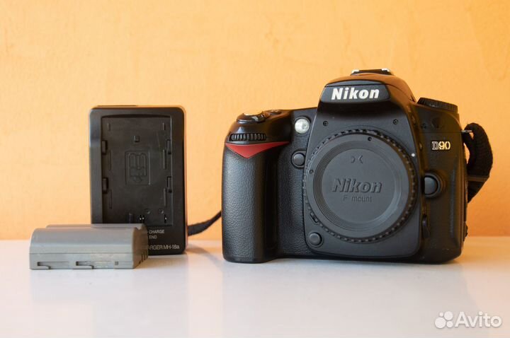 Зеркальный фотоаппарат Nikon d90 body