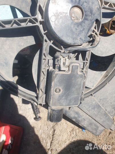 Мотор охлаждения двигателя ford focus 2 дорест 1.6