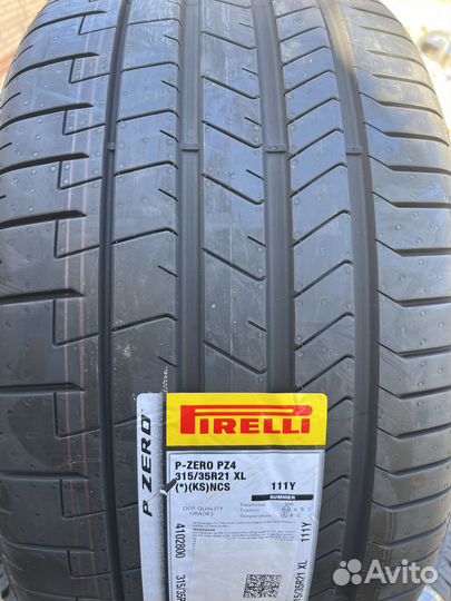 Pirelli P Zero PZ4 275/40 R21 и 315/35 R21