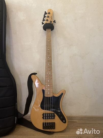 Бас-гитара Carvin SB5000