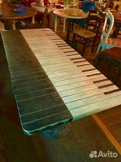 Стол обеденный 