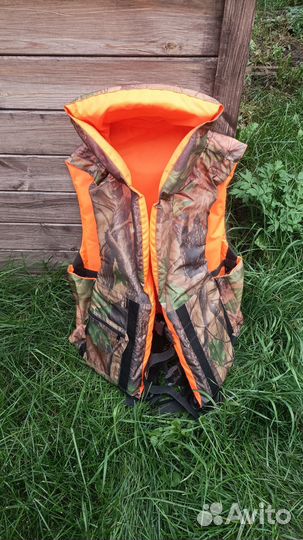 Спасательный жилет