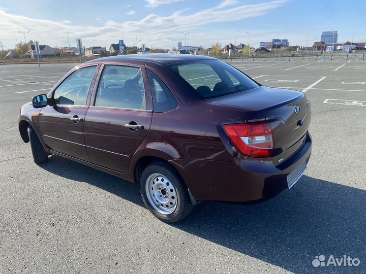 LADA Granta 1.6 МТ, 2013, 66 159 км