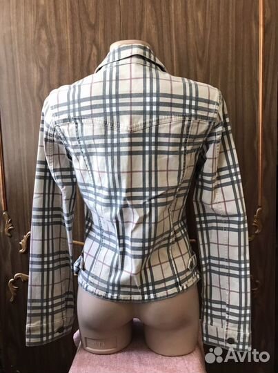 Burberry джинсовая куртка оригинал S