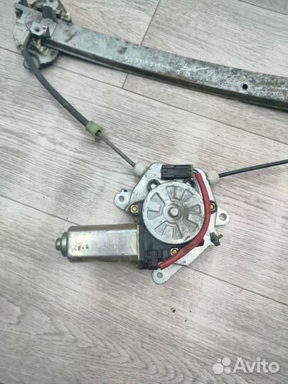 Стеклоподъемник передний правый Nissan Almera, N15