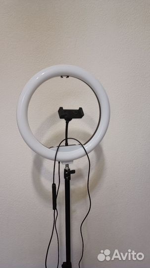 Кольцевая лампа со штативом