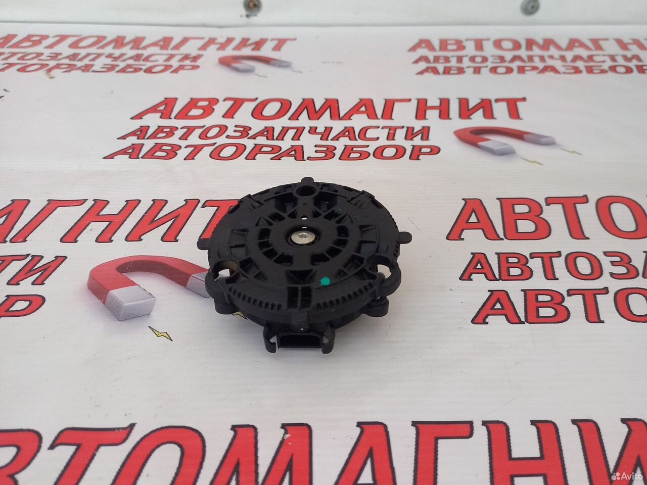 Моторчик зеркала правый Киа К5 Kia K5