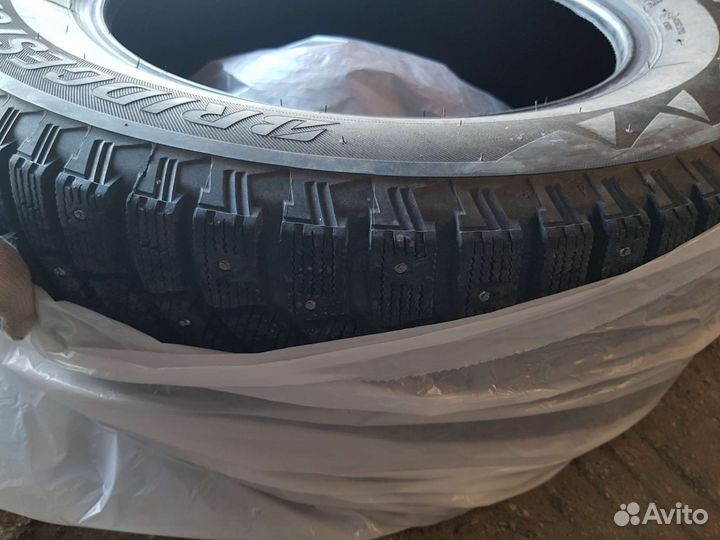 Bridgestone Blizzak Spike-01 205 R16 95T