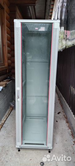 Шкаф телекоммуникационный 19 на 42 юнита