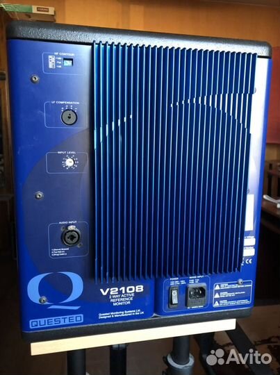 Студийные мониторы Quested V2108