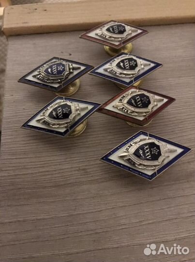 Нагрудный знак вкш - кгб 35 лет