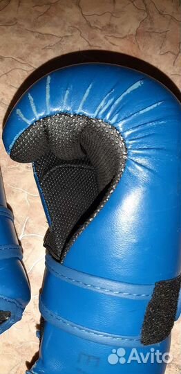 Перчатки для единоборств