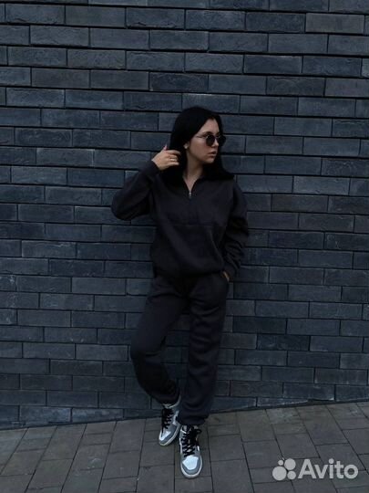 Спортивный костюм женский