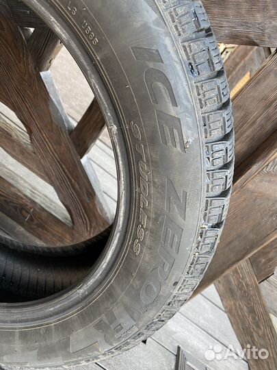 Pirelli Ice Zero 215/60 R17