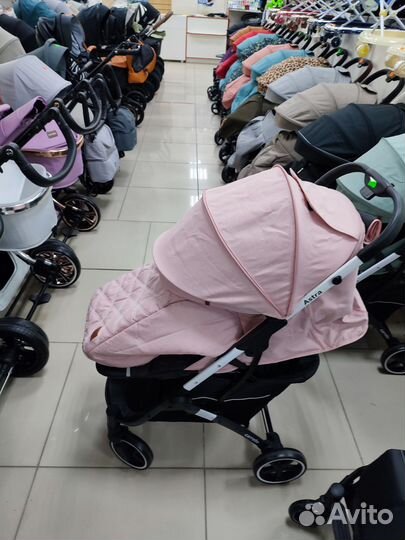 Коляска каррелло астра