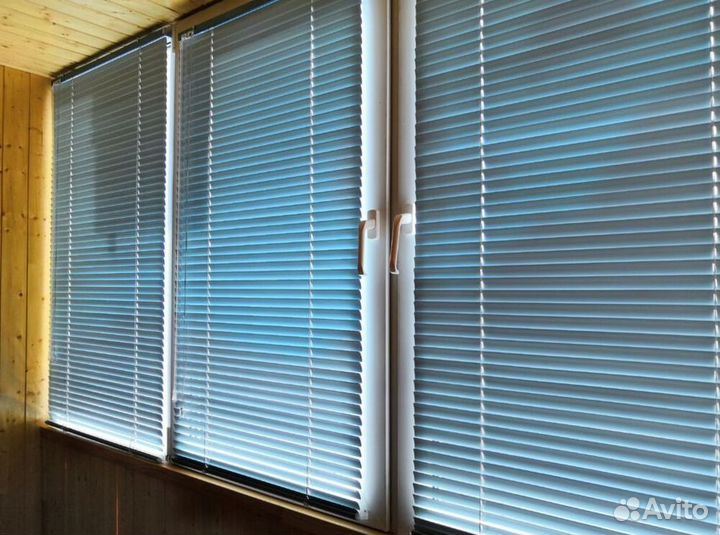 Горизонтальные пластиковые жалюзи гж4567