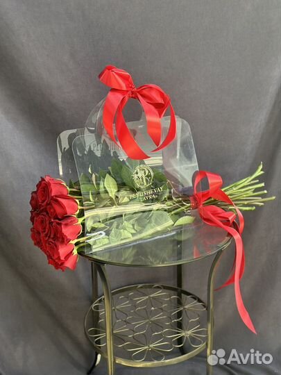 Букет роз в плайм переноске