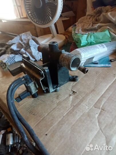 Фланец системы охлаждения Ford, 1s768k556aj