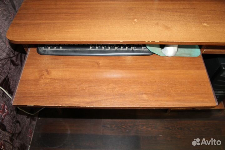 Продаётся компьютерный стол