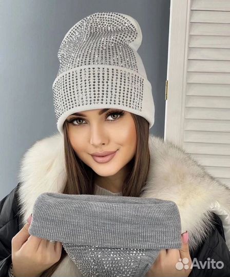 Шапка со стразами женская