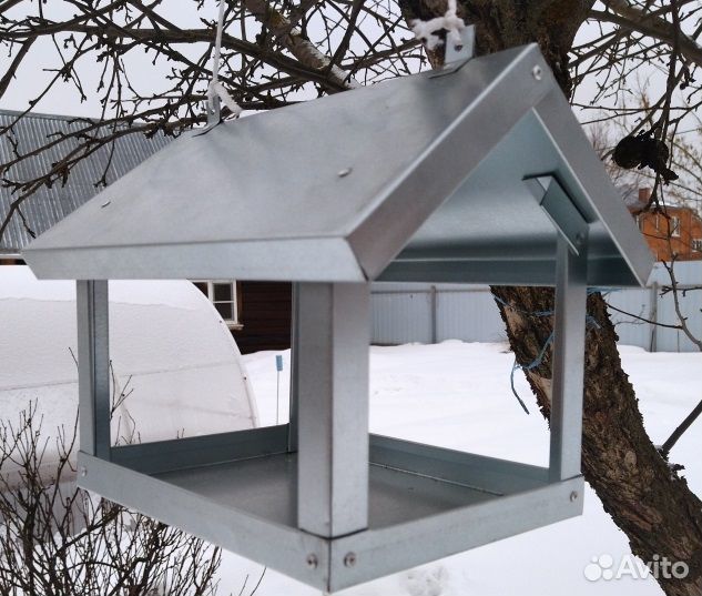 Кормушка для птиц уличная