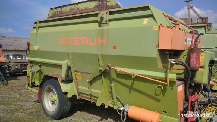 Кормораздатчик бу