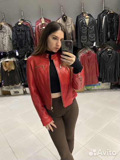 Мотокуртка кожаная женская 40-42