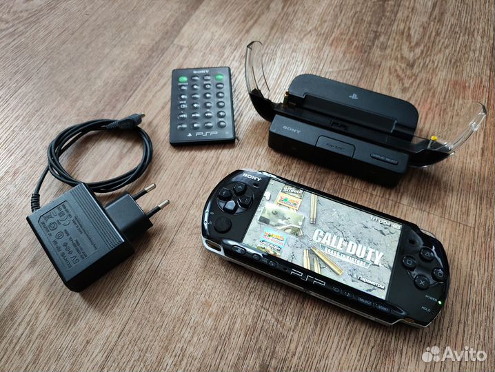 PSP 3008 + Редкая Док-Станция sony PSP-S340