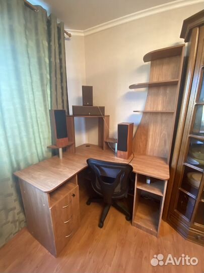 Стол под компьютер