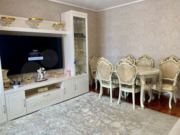 3-к. квартира, 74 м², 3/9 эт.