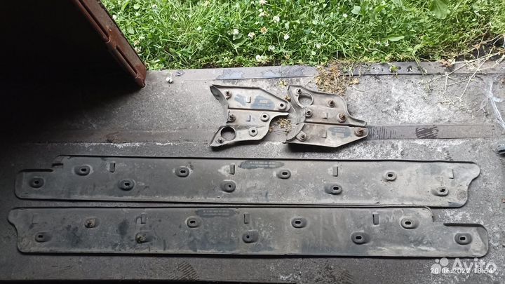 Защиты порогов и накладки арки колеса W210