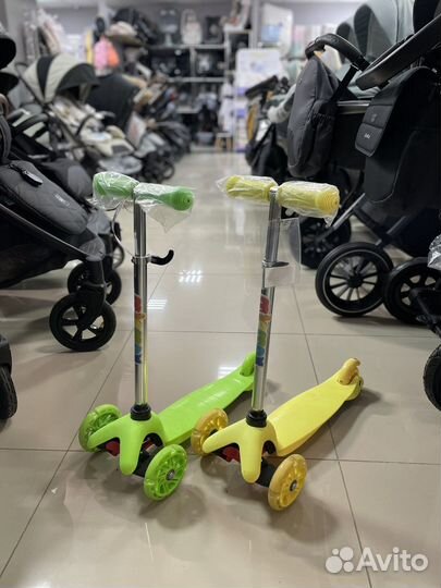 Самокат детский трехколесный
