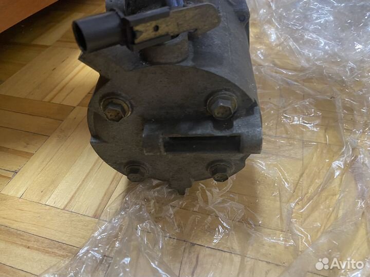 Компрессор кондиционера Mitsubishi Outlender XL