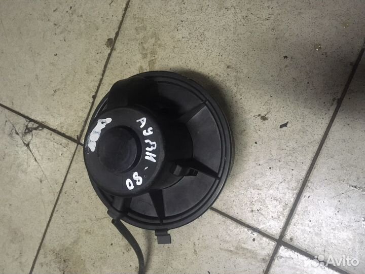 Вентилятор печки Audi 80