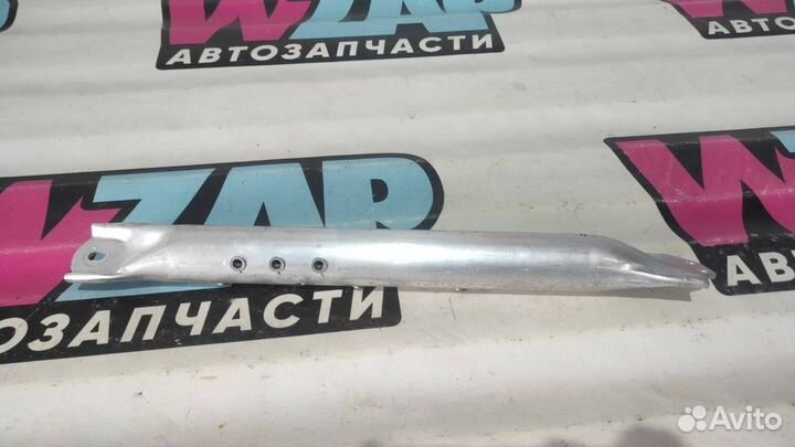 Распорка кузова Tesla Model S 2012 1007924-00-B