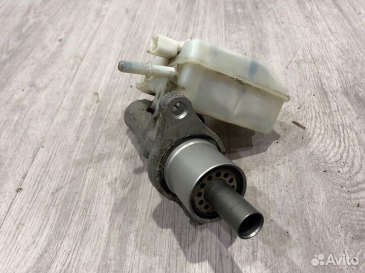 Главный тормозной цилиндр Ford C-Max aoda 2004