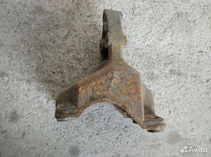 Кронштейн двигателя правый Chery Very 2011-2014