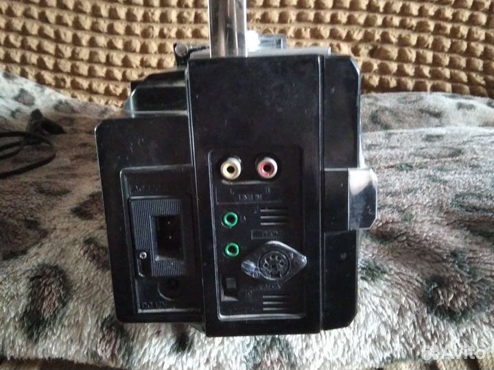 Кассетный магнитофон sharp