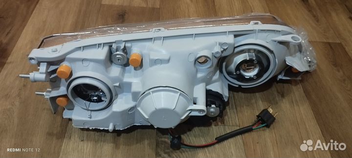 Продам комплект фар