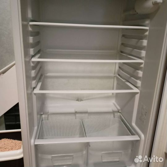 Холодильник бу indesit