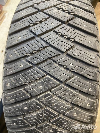 Goodyear Ultra Grip Ice Arctic 2 215/55 R17