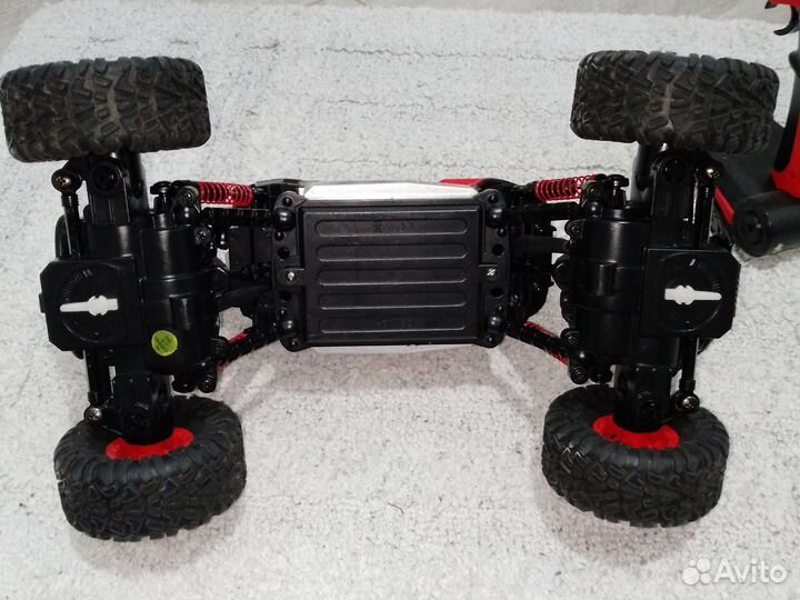Машина на радиоуправлении джип