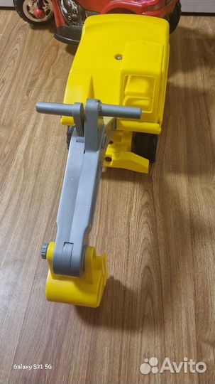 Экскаватор игрушка