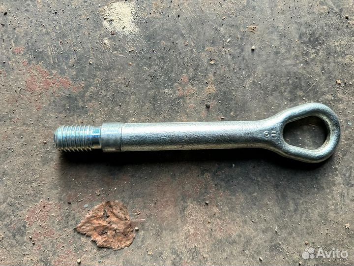 Буксировочный крюк mercedes