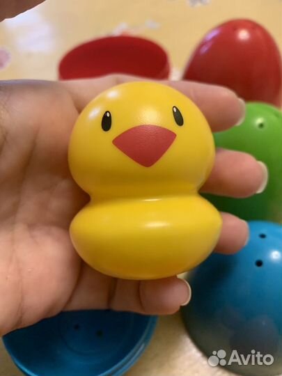 Цыпленок в яйце игрушка elc nesting eggs