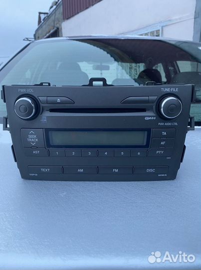Продам оригинальную магнитолу на toyota corolla
